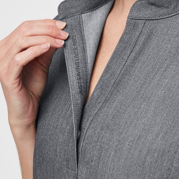 Figs Women's Rafaela Oversized Scrub Top in Graphite - Picture 4 of 9